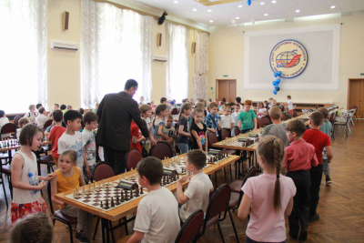 23 апреля 2022 года пройдет детский фестиваль «Юные Звёзды» по быстрым шахматам посвящённый 61-ой годовщине первого полёта человека в космос, турнир проводится в поддержку детей Донбасса