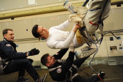 Кандидаты в космонавты завершили курс полетов в невесомости