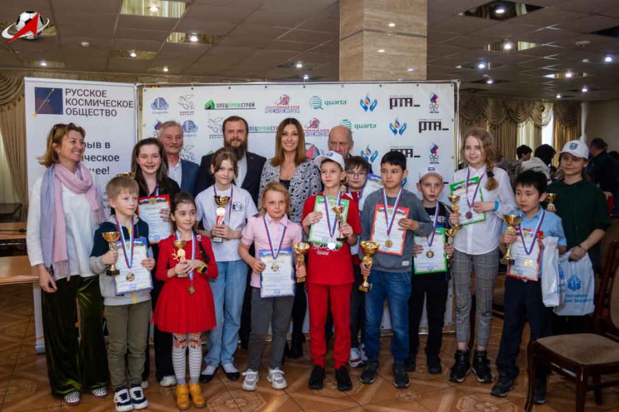 Результаты проведения детского фестиваля «Юные Звёзды» по быстрым шахматам посвящённый 61-ой годовщине первого полёта человека в космос, турнир проводился в поддержку детей Донбасса.