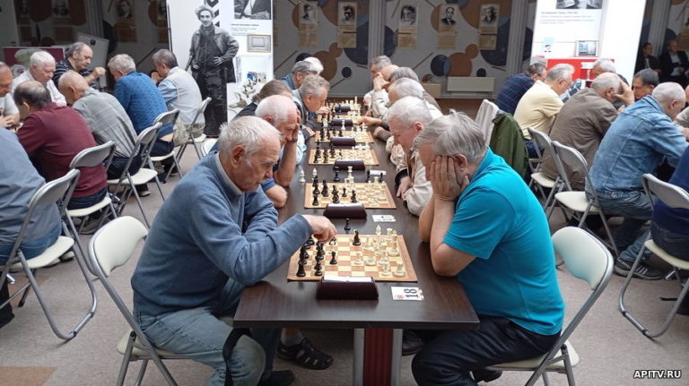 Стратегия памяти: шахматный ход к 70-летию Российского Союза ветеранов