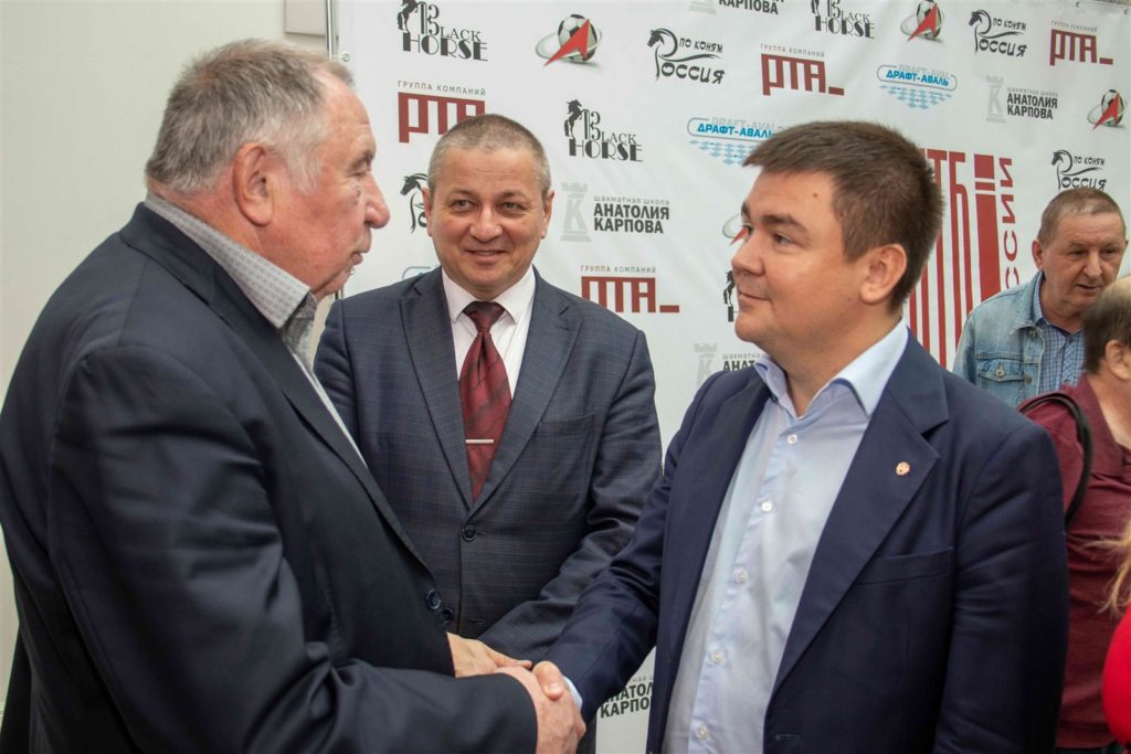 Сеанс одновременной игры с Кирсаном Илюмжиновым прошёл в ГПНТБ России