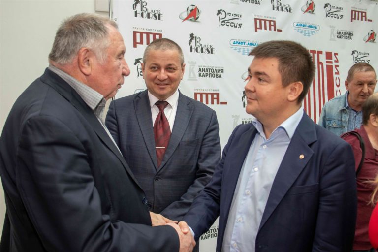 Сеанс одновременной игры с Кирсаном Илюмжиновым прошёл в ГПНТБ России